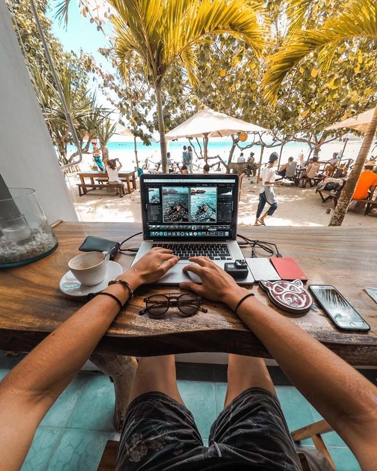 remote work-revolution-2025