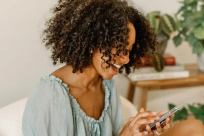 the digital detox challenge-unplugging-is-the-new-glow-up