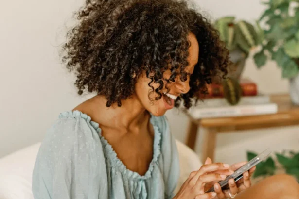 the digital detox challenge-unplugging-is-the-new-glow-up