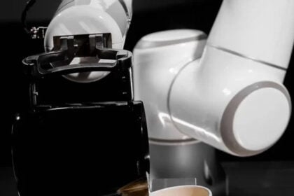 robot cafes latte art