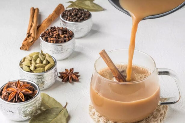 hojicha latte, antioxidant tea, wellness beverage trend